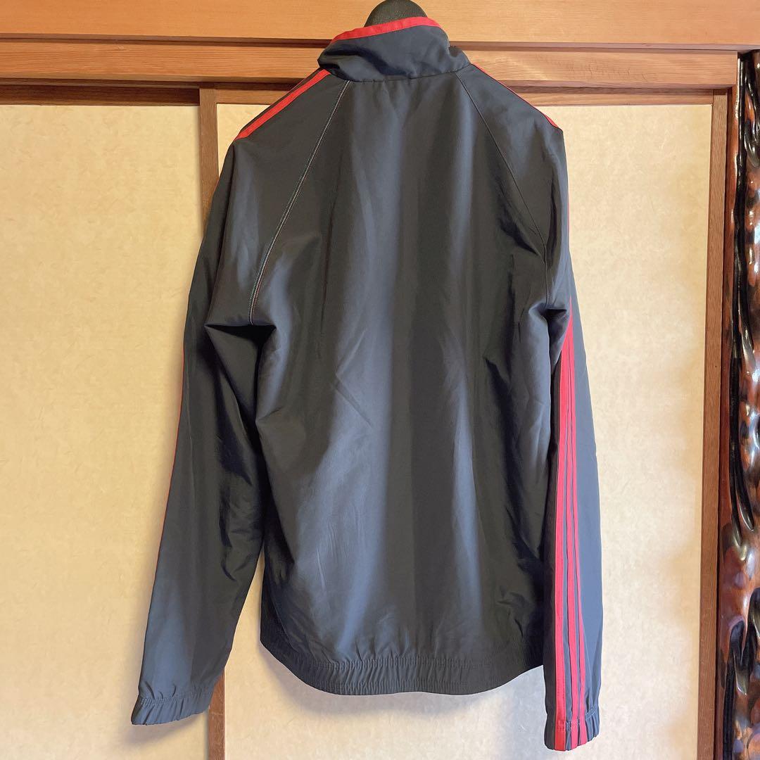 adidas トラックジャケット