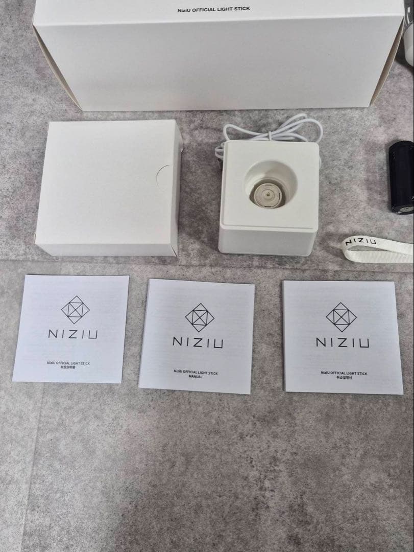 NiziU ペンライト 動作品 公式グッズ オフィシャルライトスティック