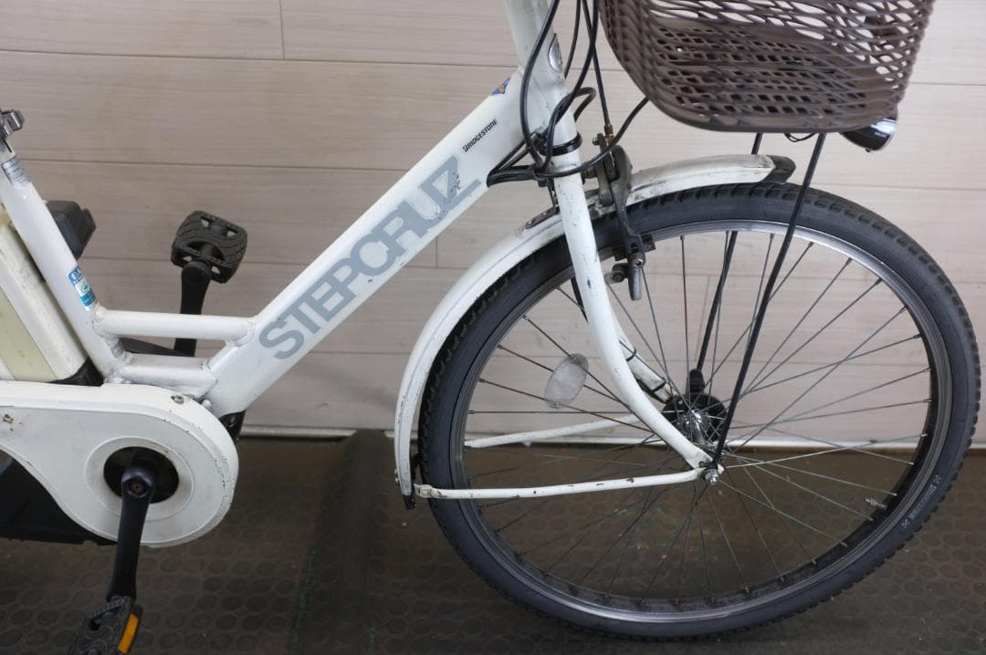 電動自転車BS STEPCRUZ　26インチ　3段8.7Ah（4点灯）充電器あり