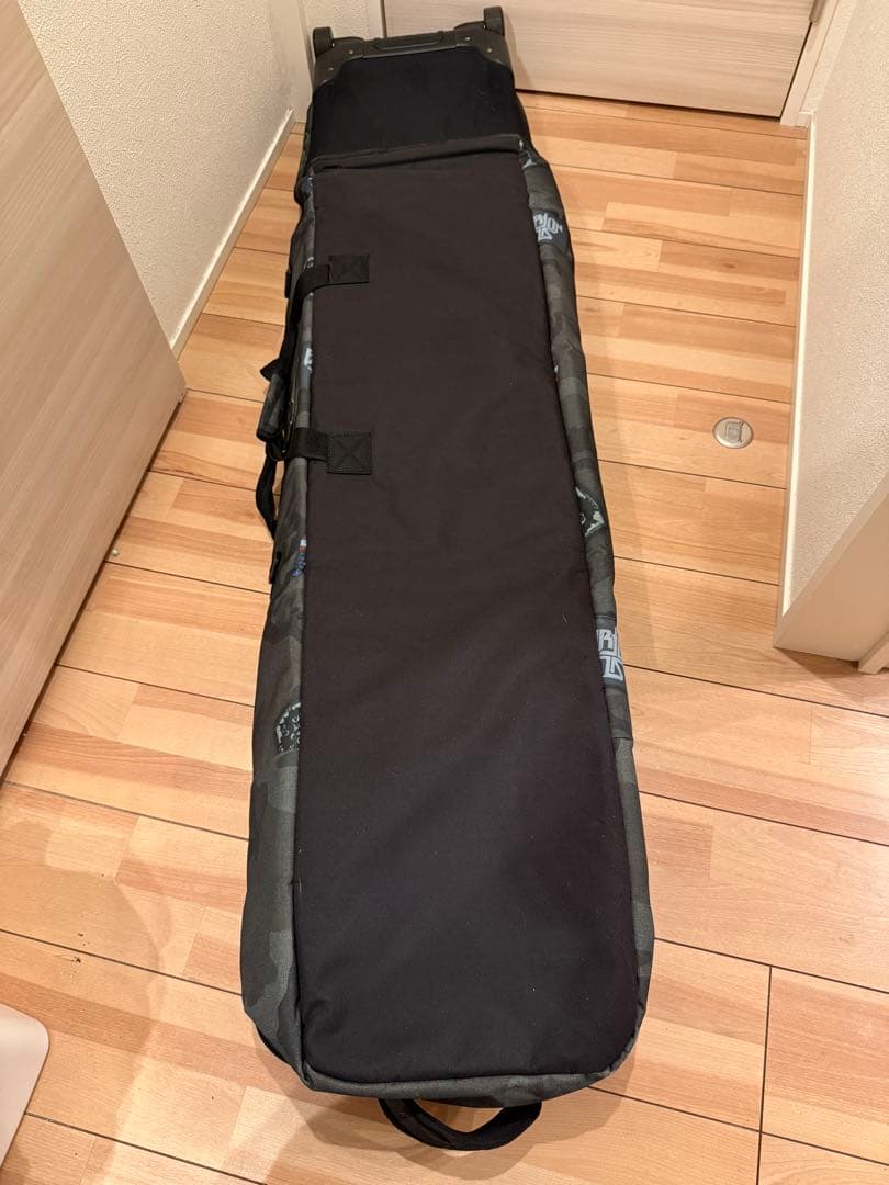 BURTONスノーボードキャスター付ケース スノーボードバッグ
