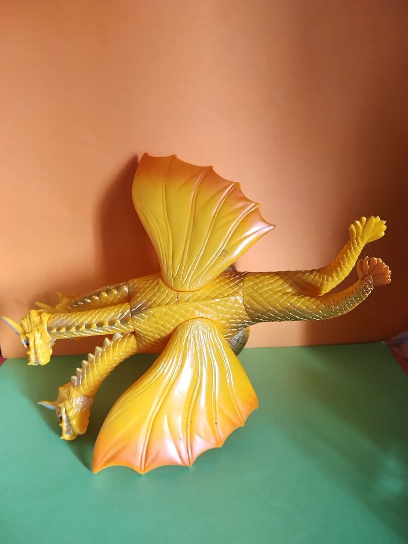キングギドラ 怪獣郷 フィギュア