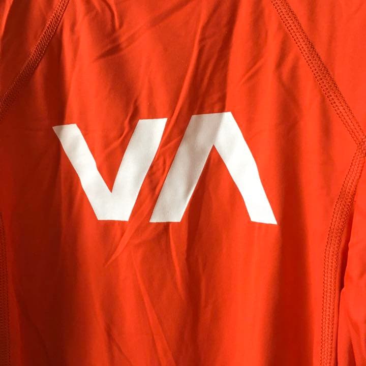 RVCAルーカUS限定ロングスリーブラッシュガード M red