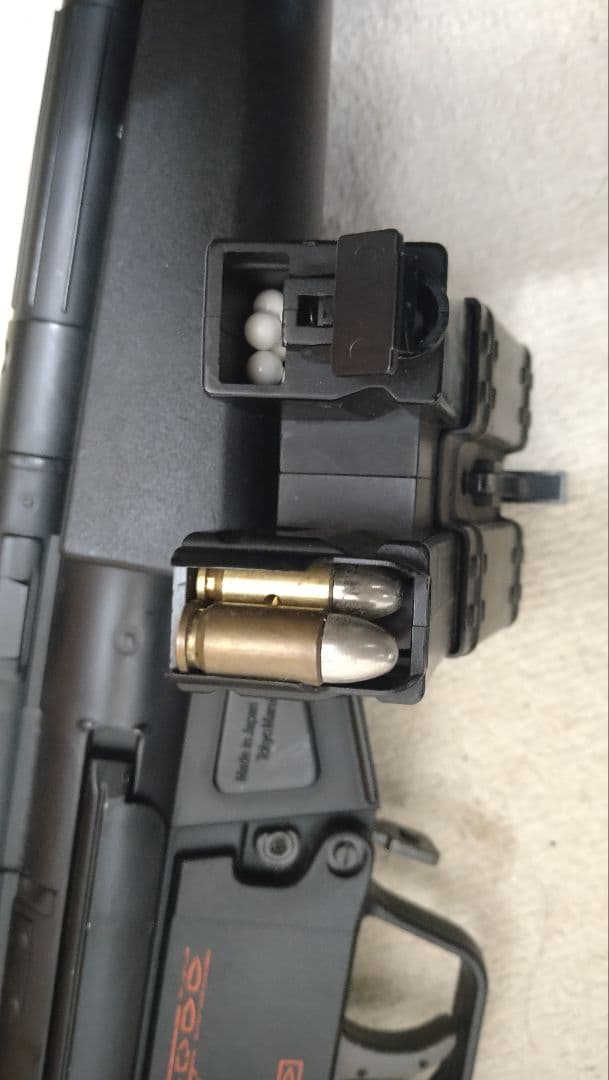 J*.様 東京マルイ　MP5A5 BB弾入り多弾マガジンとバッテリーの直ぐ使える