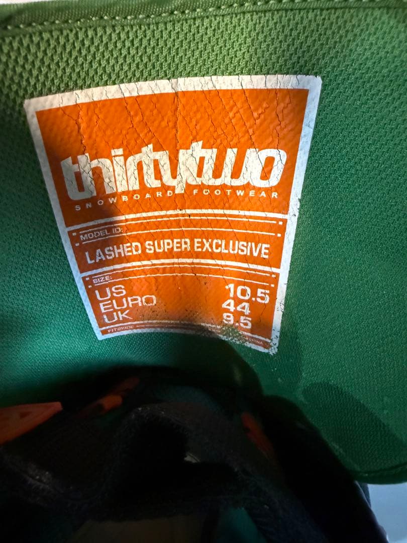 【thirtytwo】 サーティーツースノーボードブーツ
