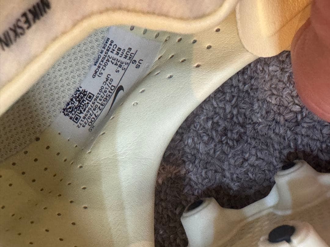 Nike サッカースパイク。新品。
