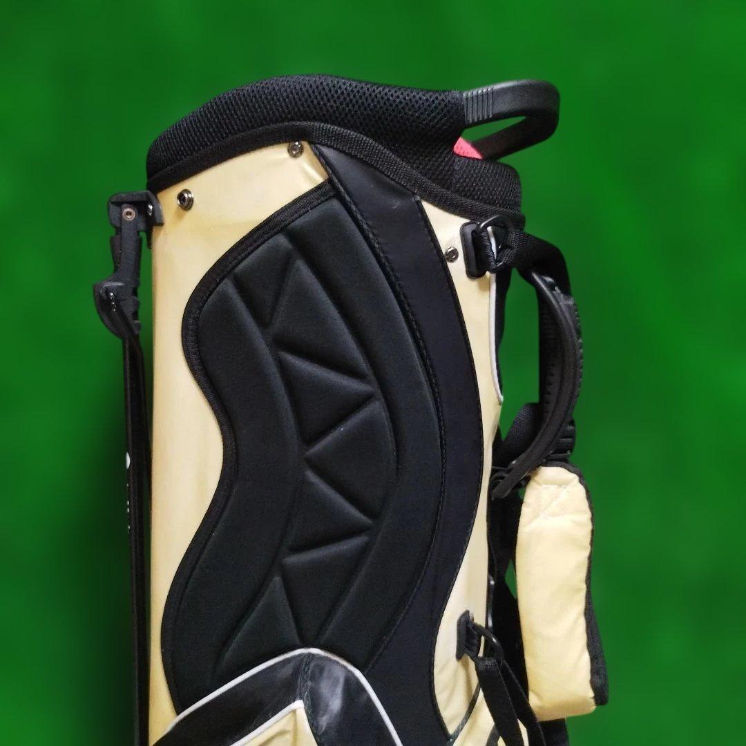 ※美品TaylorMadeスタンド式キャディバッグ ベージュ/黒フード無 int
