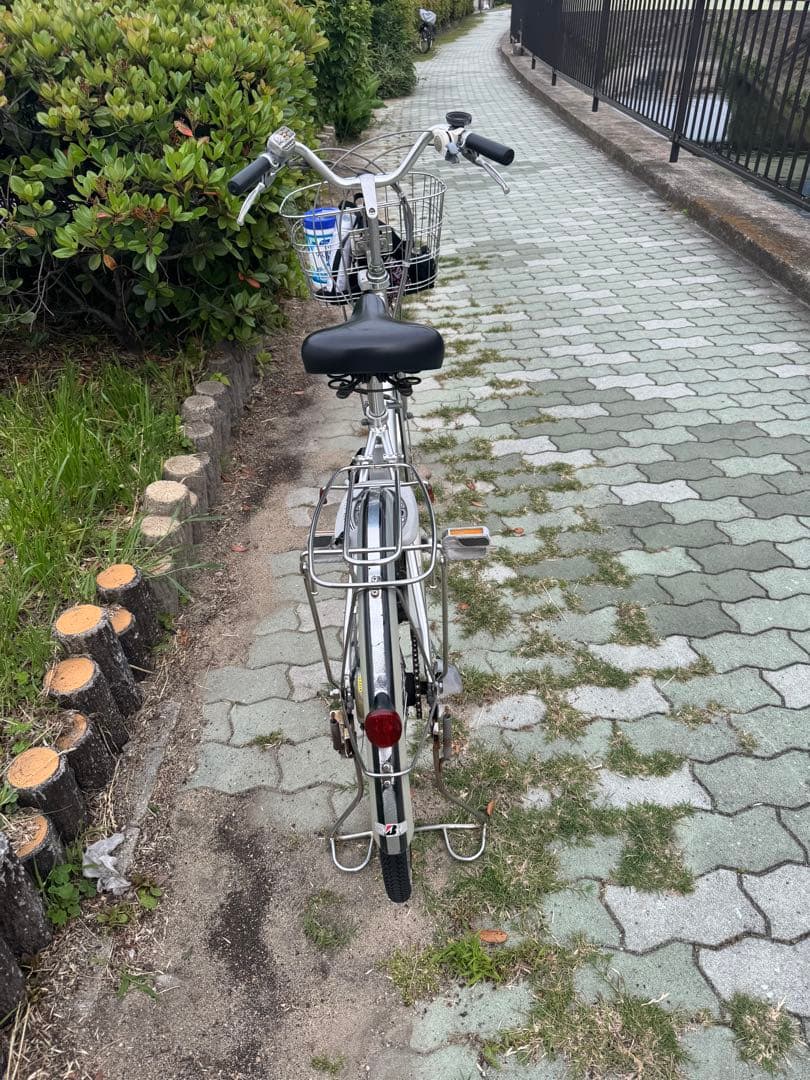 シルバー 電動アシスト自転車 前バスケット付き　引き取り出来る方