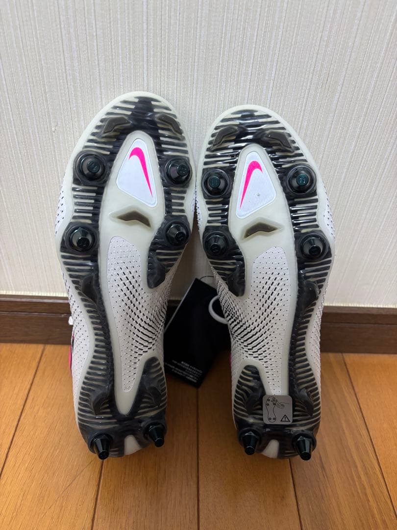 Nike DSZ22-161 スパイクシューズ ホワイト/ピンク