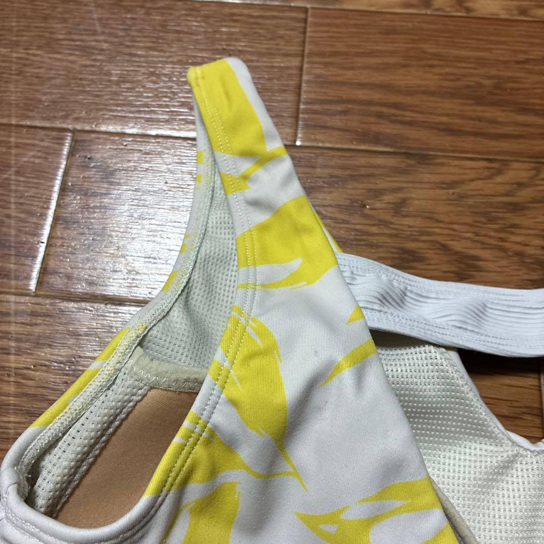 美品　SUKALA スカーラ　Vネックブラトップ
