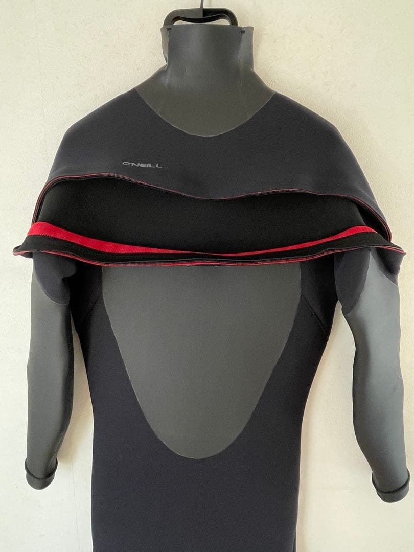 未使用品　O'NEILL セミドライSUPERFREAK PREMIER FSC