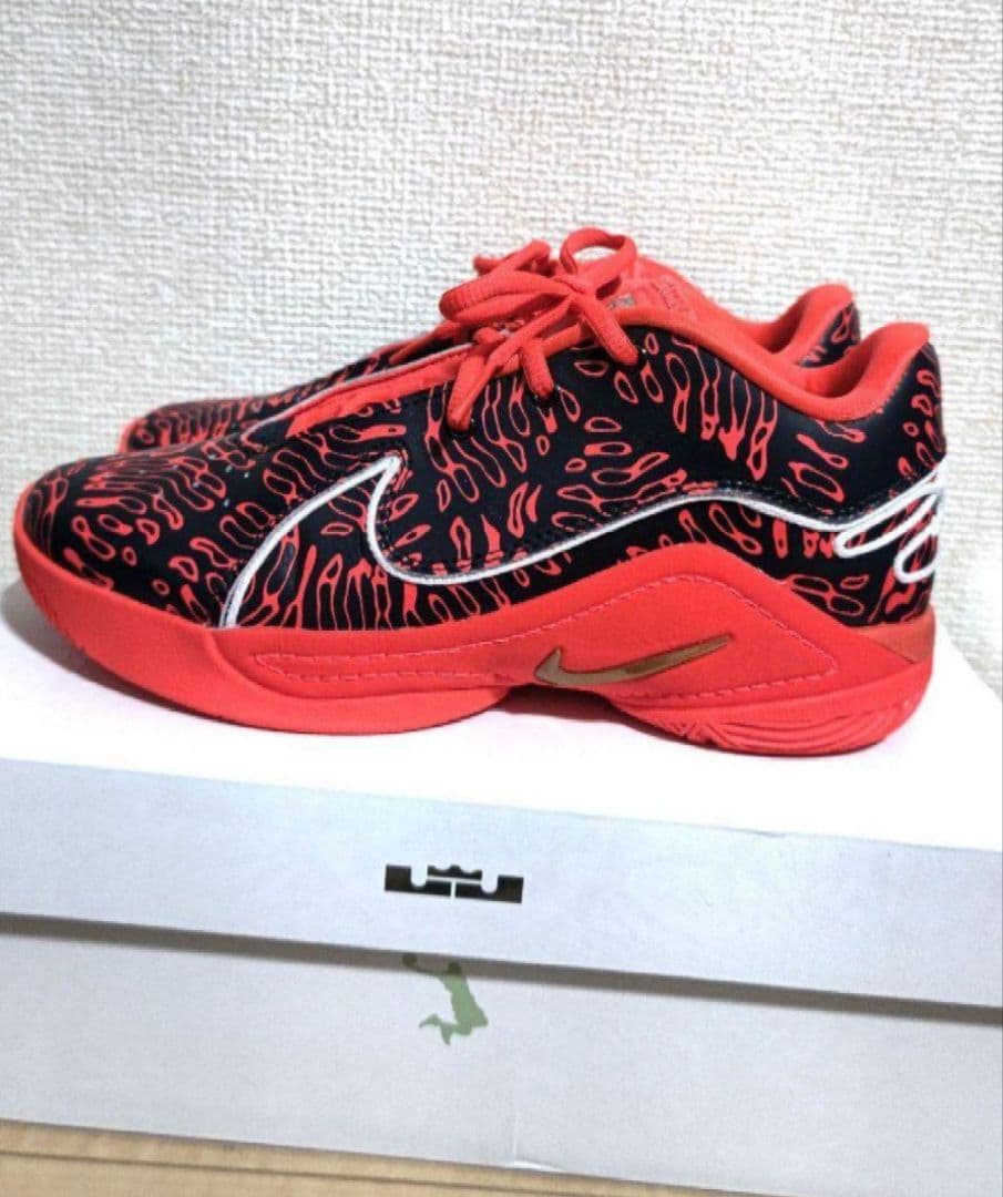 5*》様 【美品】NIKE レブロン・ジェームズ バスケットボールシューズ 23