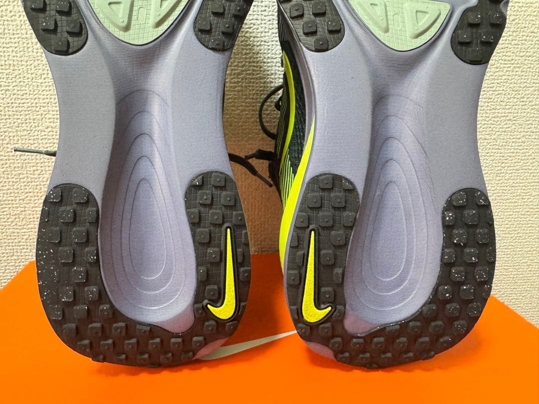 NIKE ボメロ18