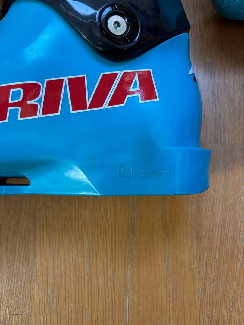 AVIRIVA HORNET 130スキーブーツ カスタム仕様パーツあり