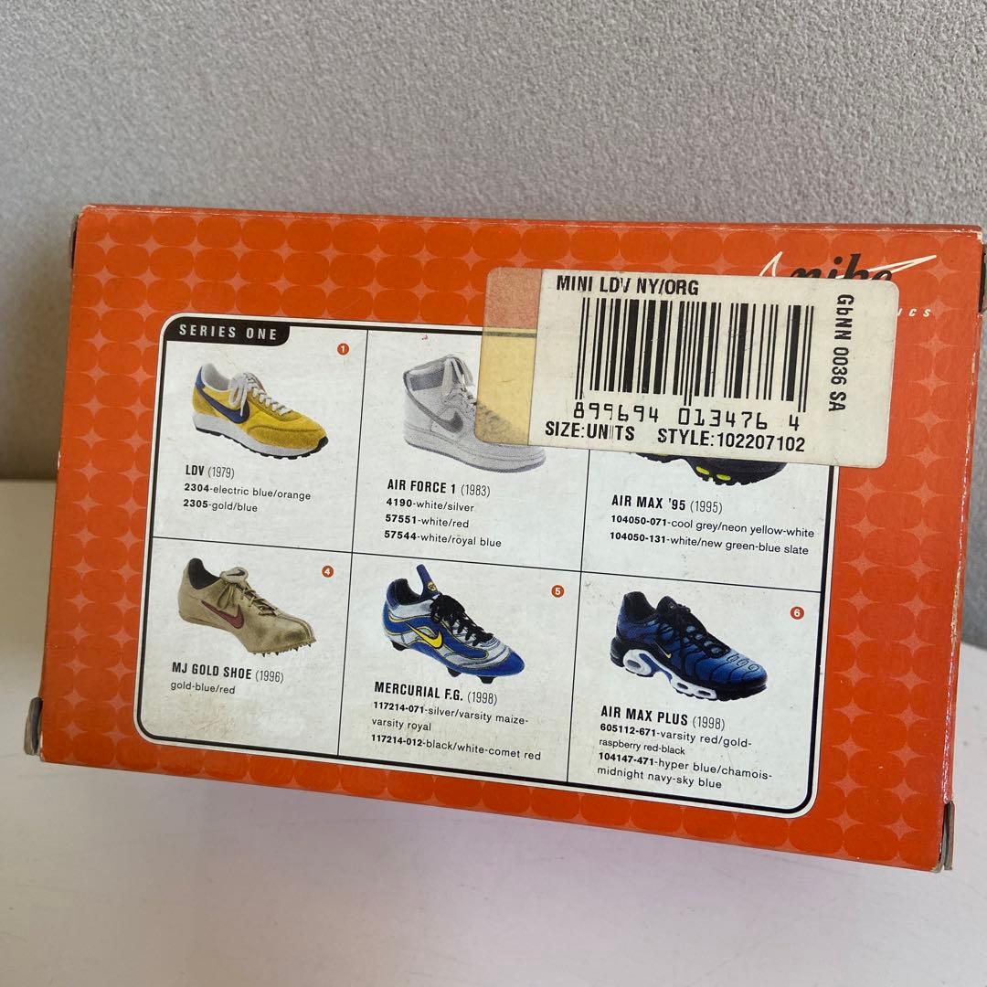 NIKE CLASSICS LDV のフィギュアです