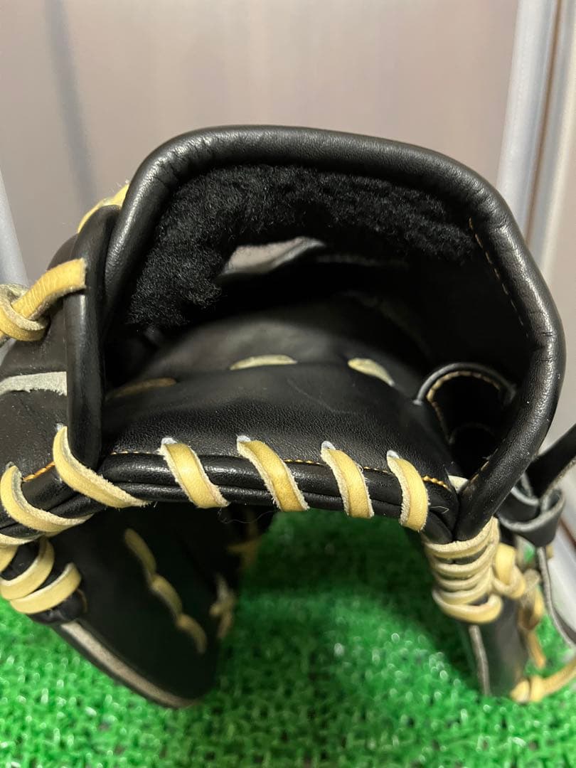 【30%以上オフ！】ゼットプロステイタス 硬式内野用グローブ 限定カラー