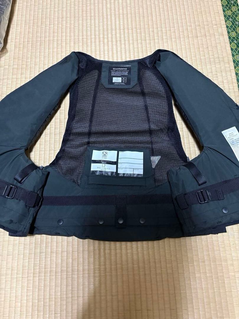 シマノ NEXUS フローティングベスト VF-142Q 美品　XLサイズ