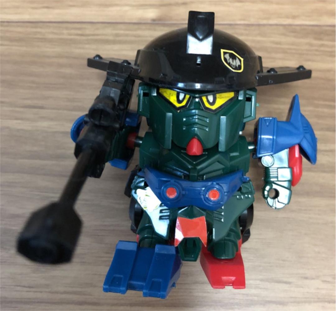 元祖SDガンダム　プラモデル　ブラックアンドレッドベレーガンダム　完成品
