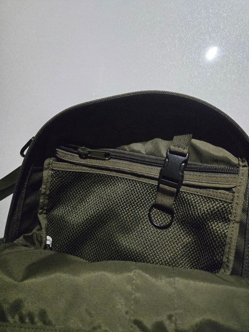 BRIEFING ショルダーバッグ オリーブグリーン