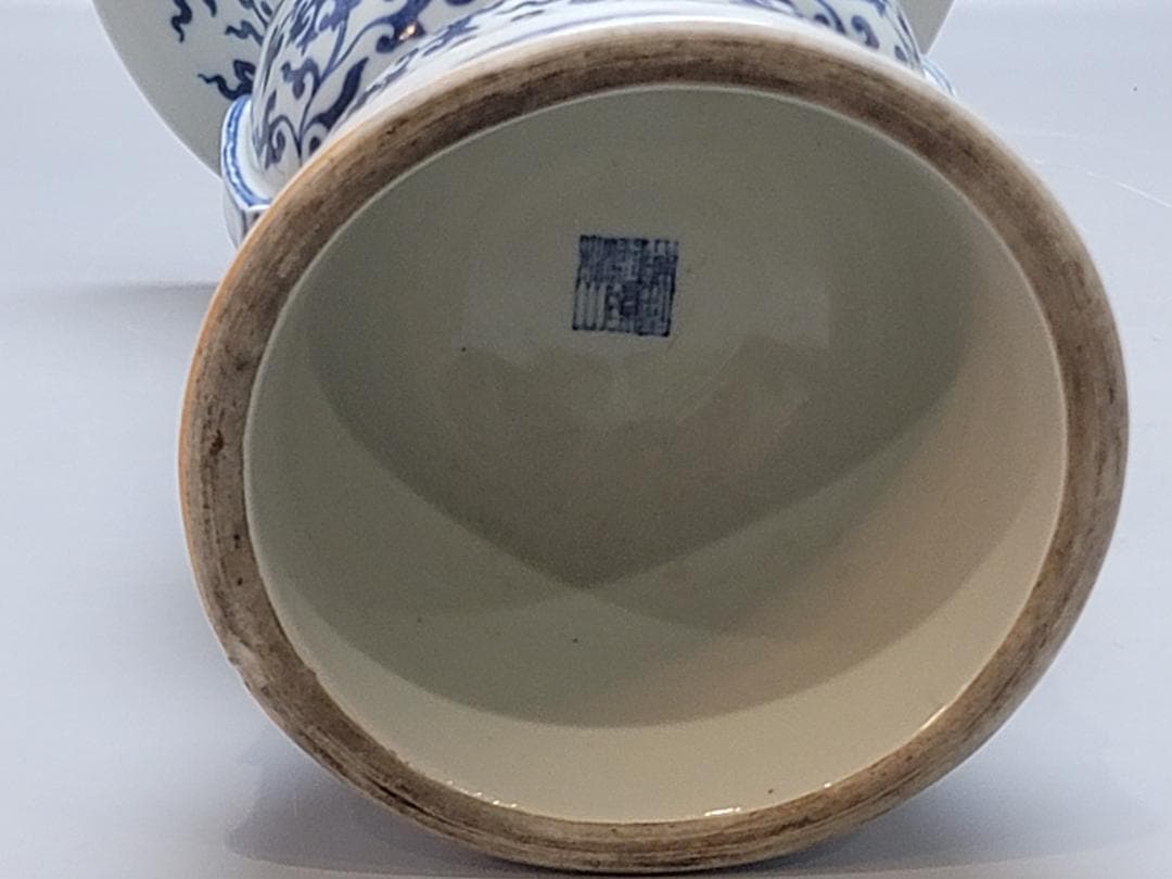 中国美術 青華纏枝蓮花紋 尊瓶 時代物 傷有 DT816