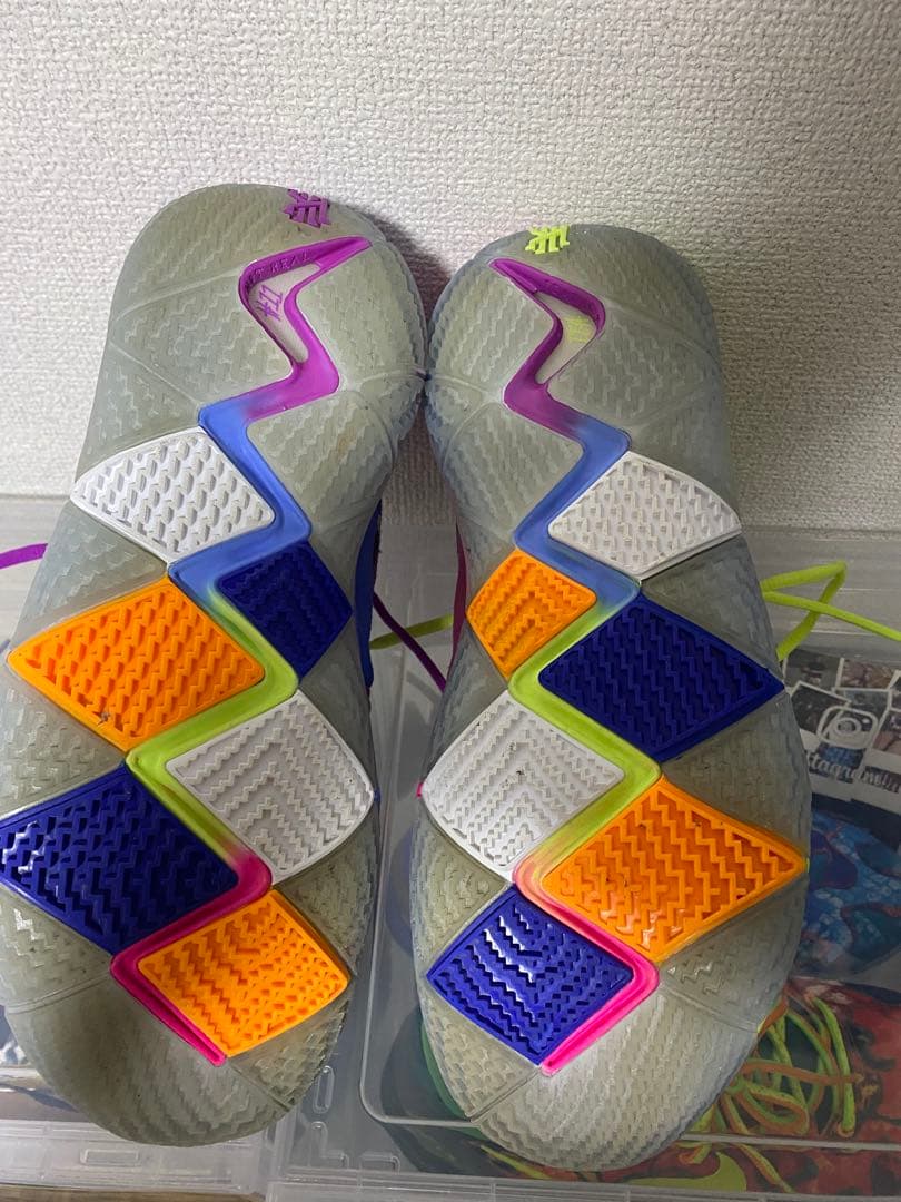 シューズ(男性用) Kyrie 4 Confetti Limited