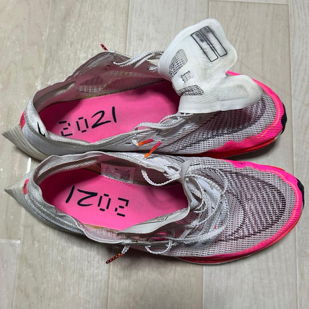 【美品】Nike ZoomX Vaporfly Next% 2 27cm