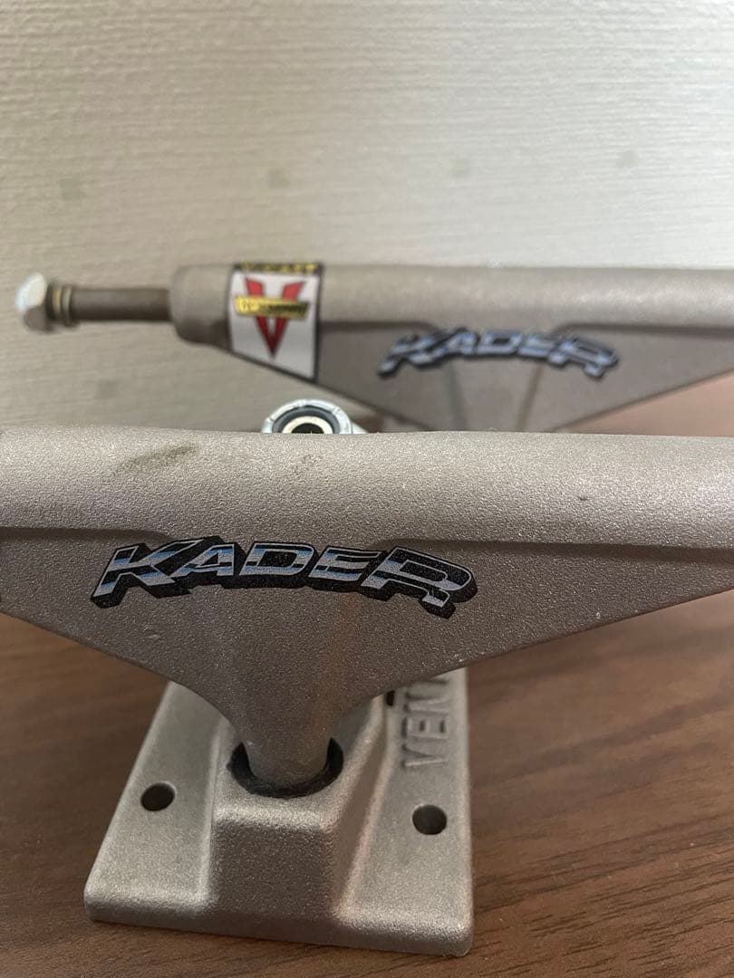 スケートボード venture trucks kader