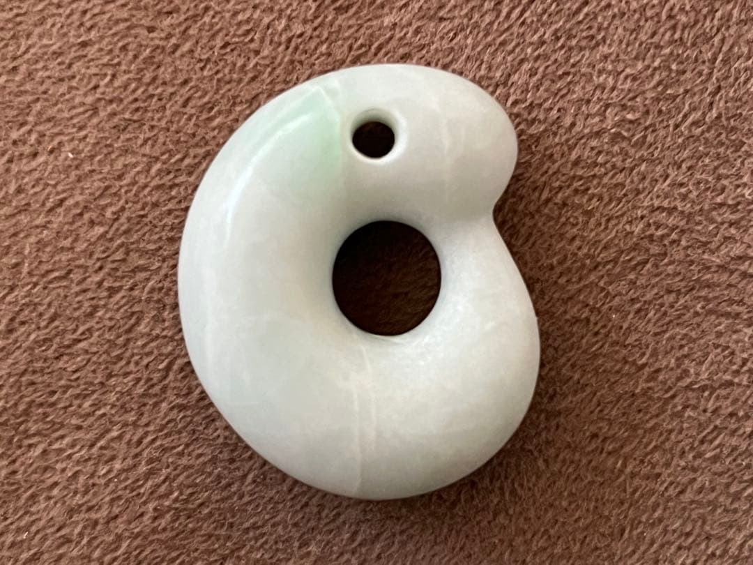 糸魚川　小滝川　翡翠　勾玉