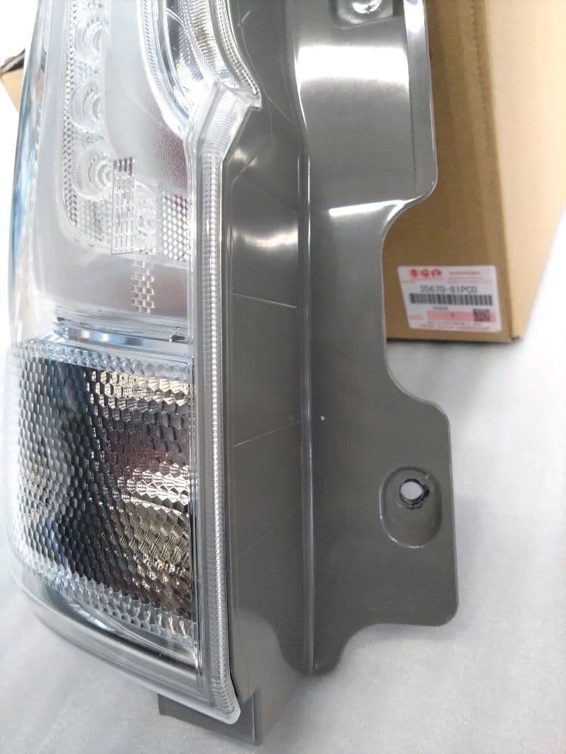 スズキソリオ 左側リヤコンビネーションランプユニット純正MA36S テールランプ