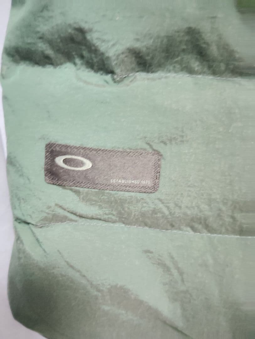 Oakley グリーン ベスト 新品未使用