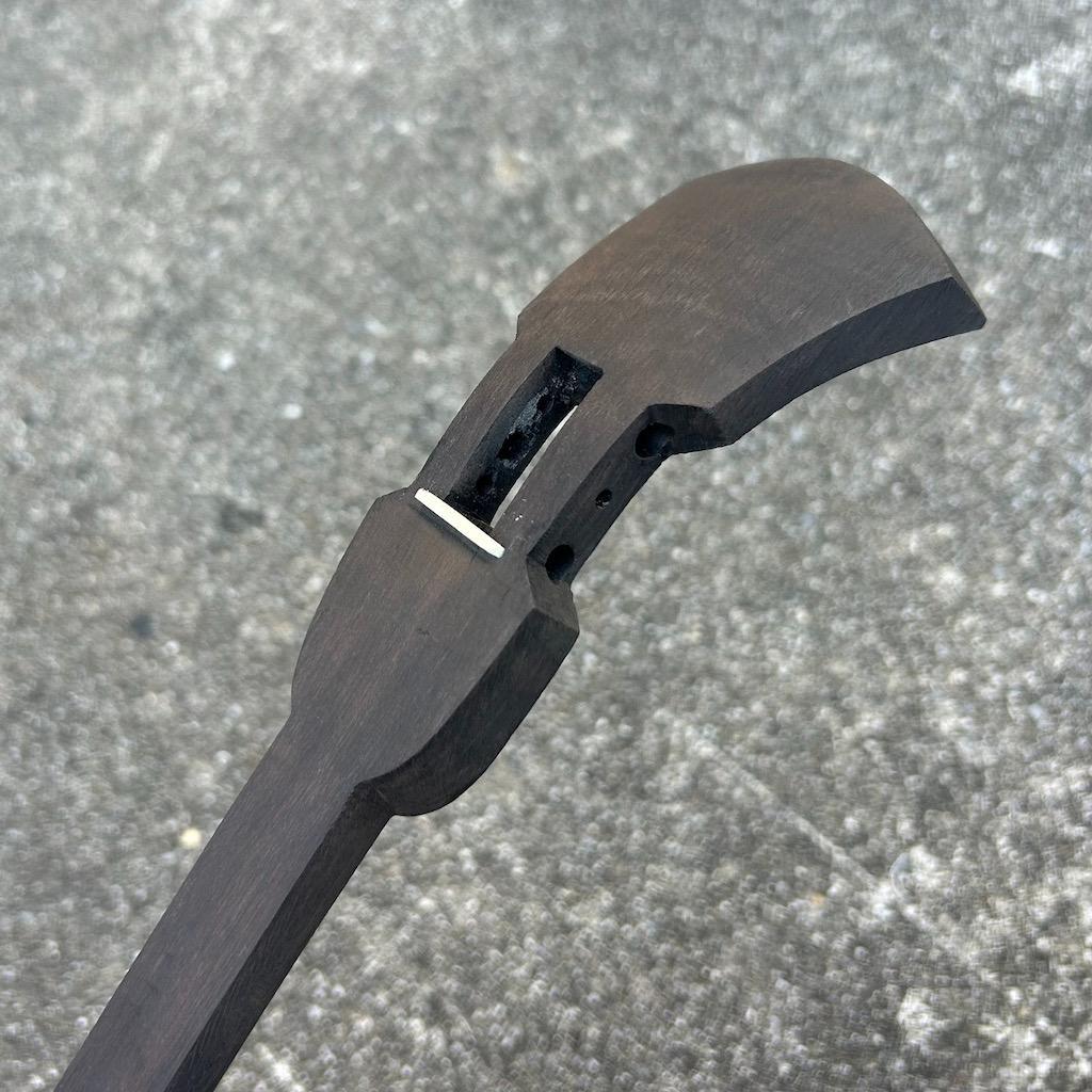 三線　棹　黒木　カミゲン　真壁型　沖縄　未塗装　伝統工芸士製作