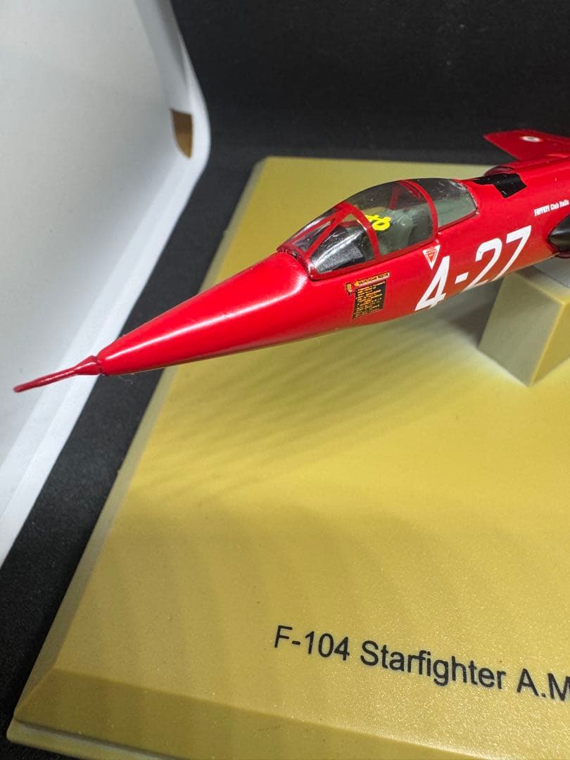 フェラーリ カラー　イタリア空軍戦闘機F104