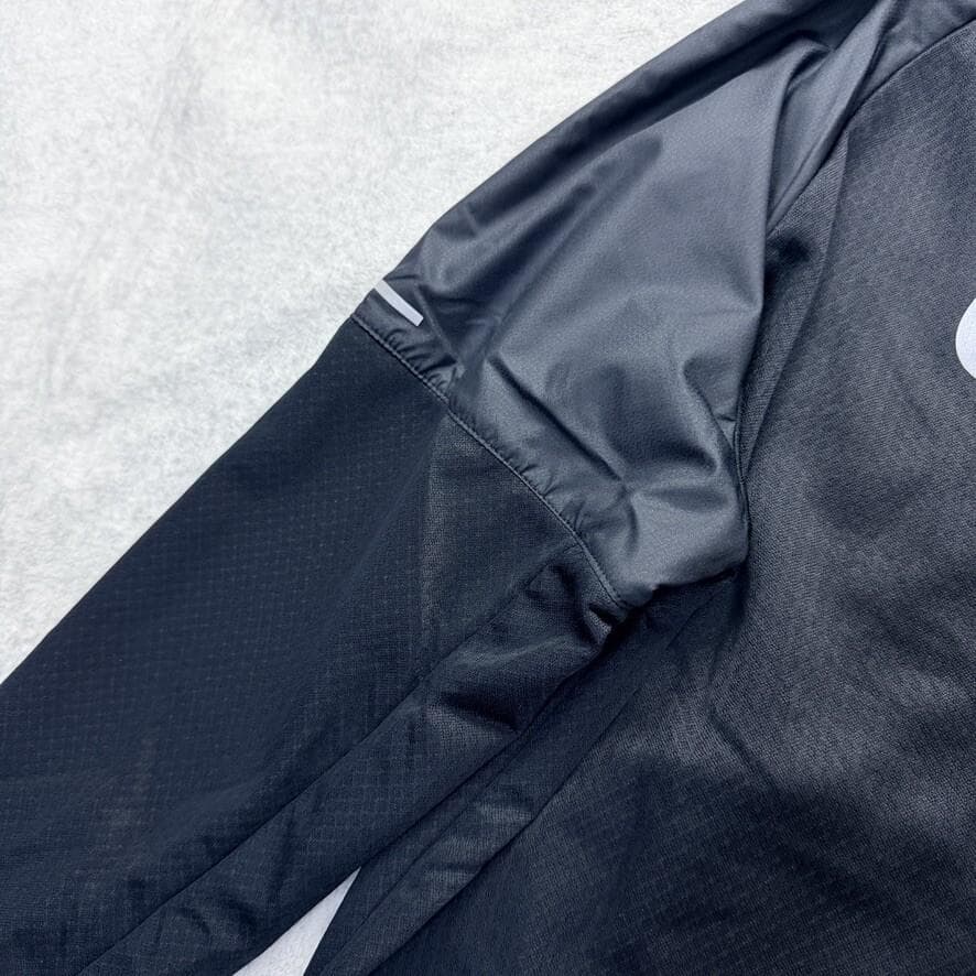 Mサイズ 新品 NIKE 撥水 ランニング フーディ マイラー