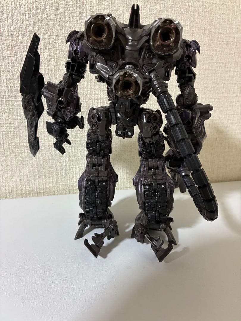 トランスフォーマー スタジオシリーズ ショックウェーブ