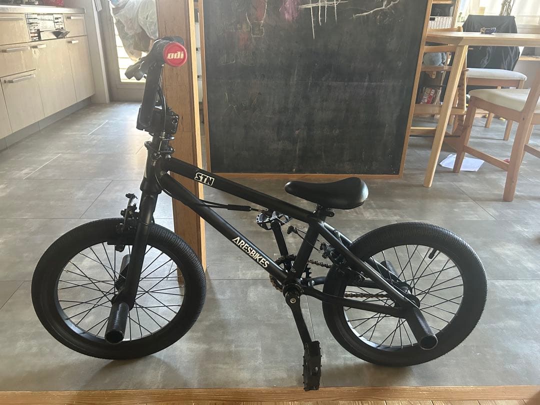 【美品】STN ブラック BMX 16インチ 屋内保管