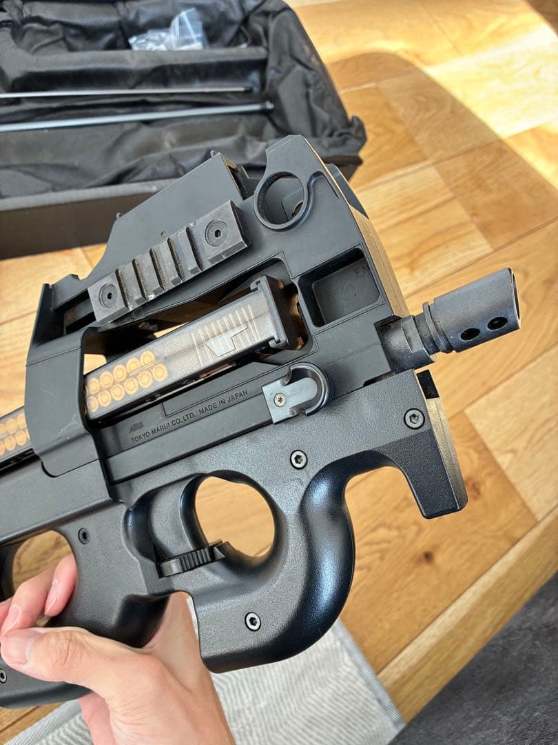 東京マルイ　P-90 エレクトロサイト付き バッテリー付