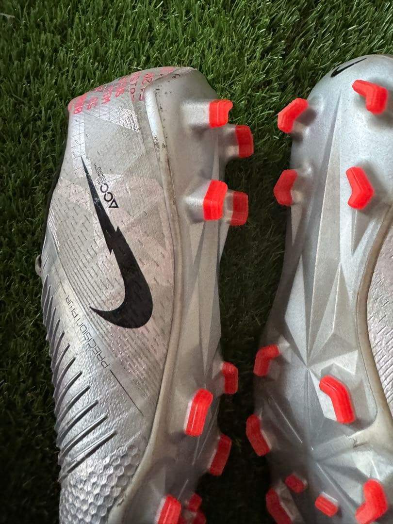 サッカースパイク　ナイキ　NIKE ファントム　ヴェノム　ベノム　FG 27