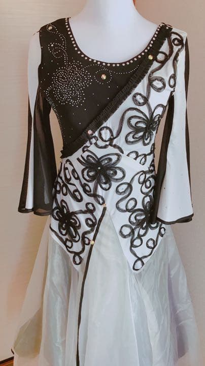 スタンダード　白黒ドレス