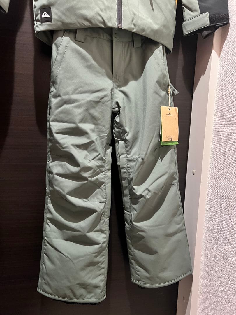130cm Quiksilver 新品 子ども用 スノーボードウェア 上下セット