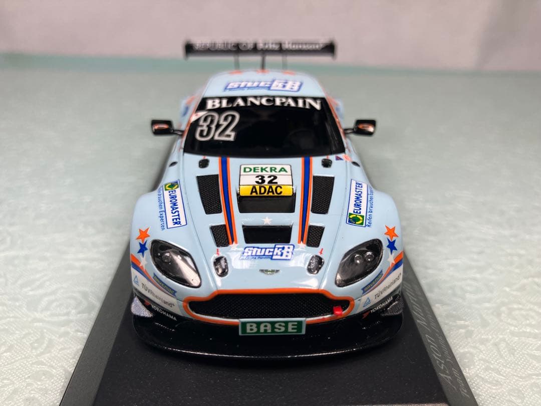 ミニチャンプスAston Martin V12 GT3 2012年300台限定