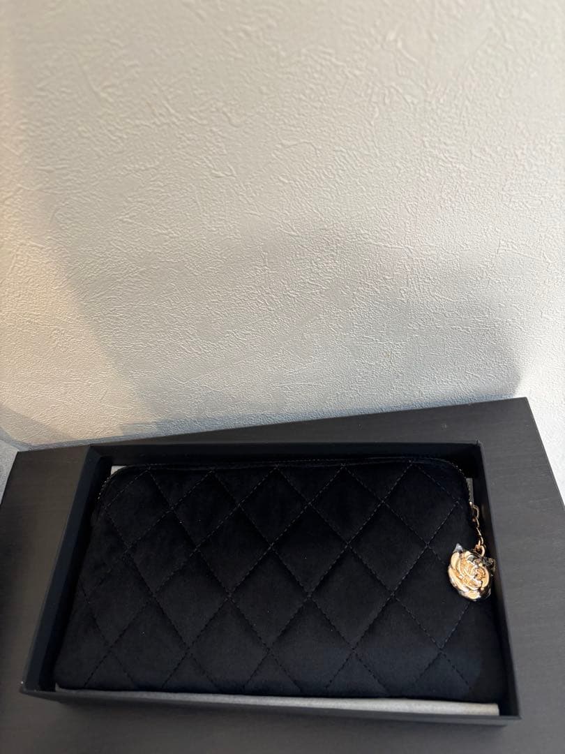 シャネル　ポーチ　メイクアップノベルティポーチ　ベルベット　CHANEL 長財布