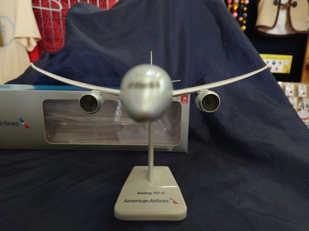 ホーガン 1/200 アメリカン航空 Boeing787-9