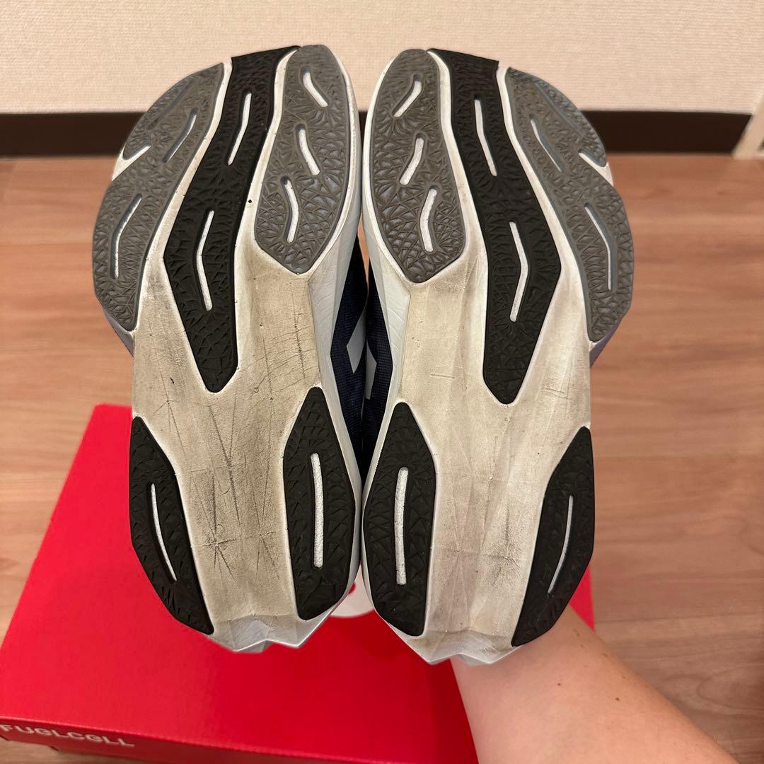 New Balance FuelCell V4 27.0cm ネイビー