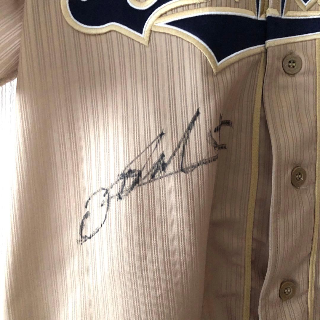 オリックス・バファローズ　T-岡田選手オーセンティックサードユニフォーム・色紙