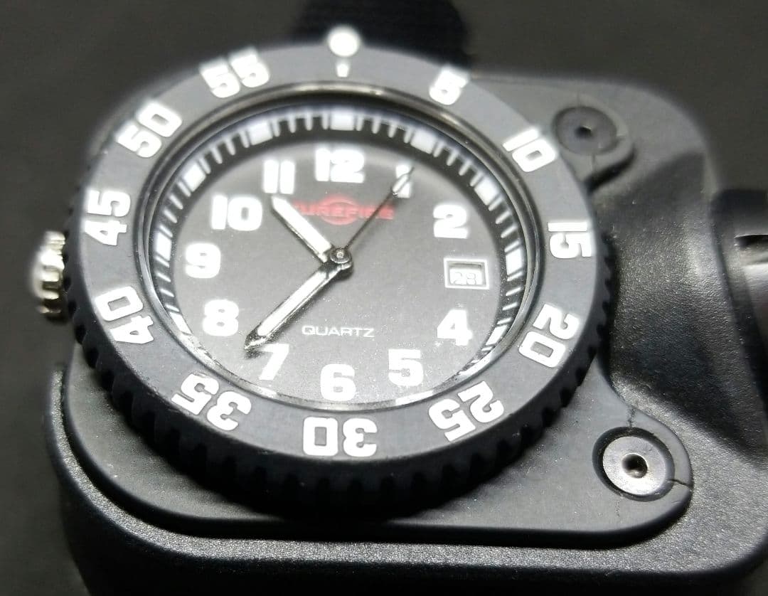 SUREFIRE 充電式リストライト LED 2211-B-BK-SF