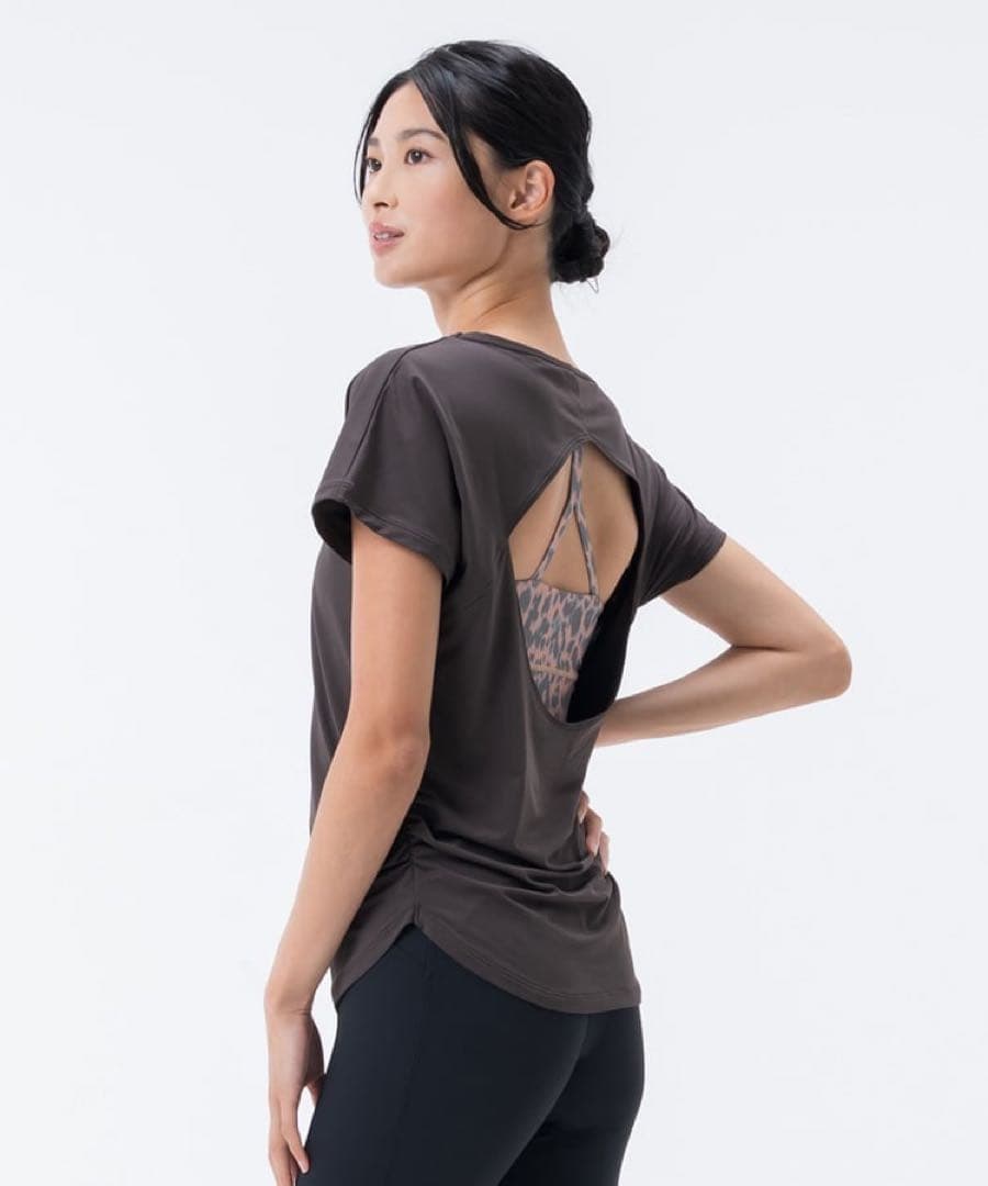 新品　スカーラ sukala トップス　Tシャツ　焦茶　M ホットヨガ　ダンス