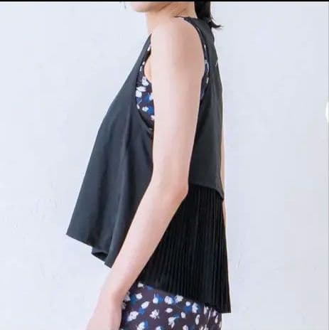 SUKALA バックプリーツタンクトップ M 新品