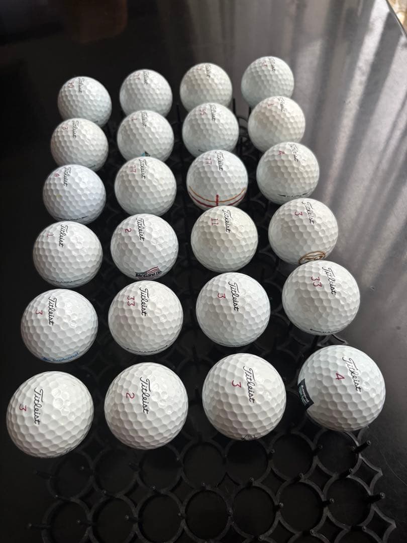 ①新品に近い　送料込み　タイトリストPRO V1x　　ロストボール 24球セット