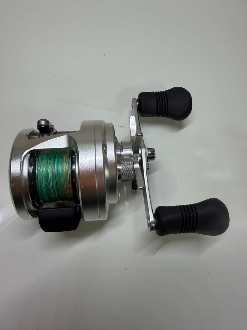 シマノ オシア カルカッタ 200HG 右ハンドル ベイトリール SHIMANO