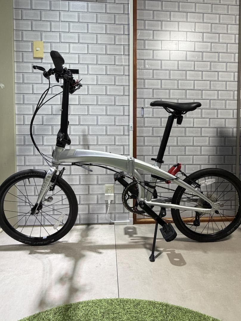 Tern Verge N8 サテンライトシルバ― 折りたたみ 20in 2024