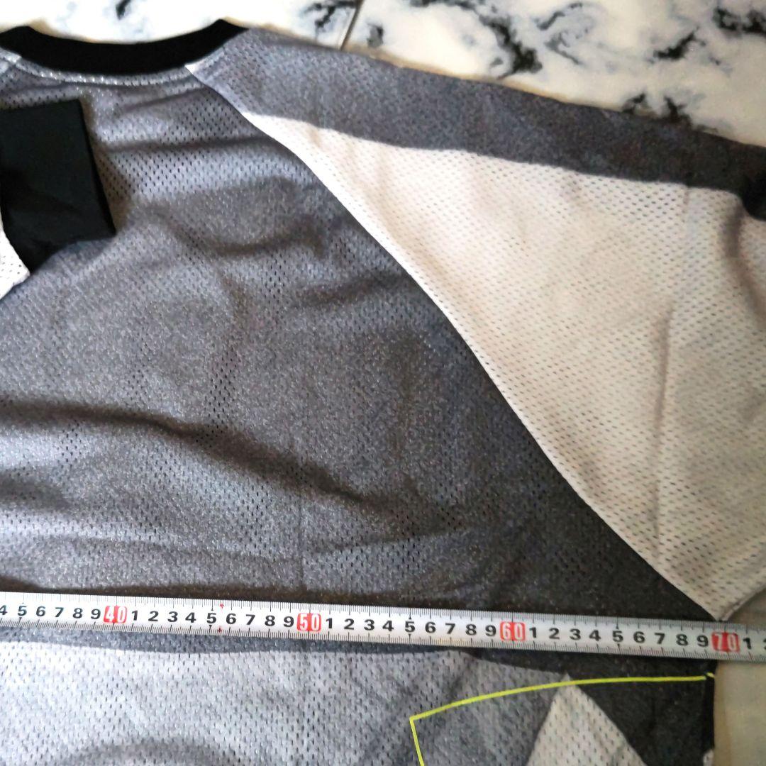 新品アディダスグラフィックウェア 大きいサイズ3XL　ユニセックススケボーウェア